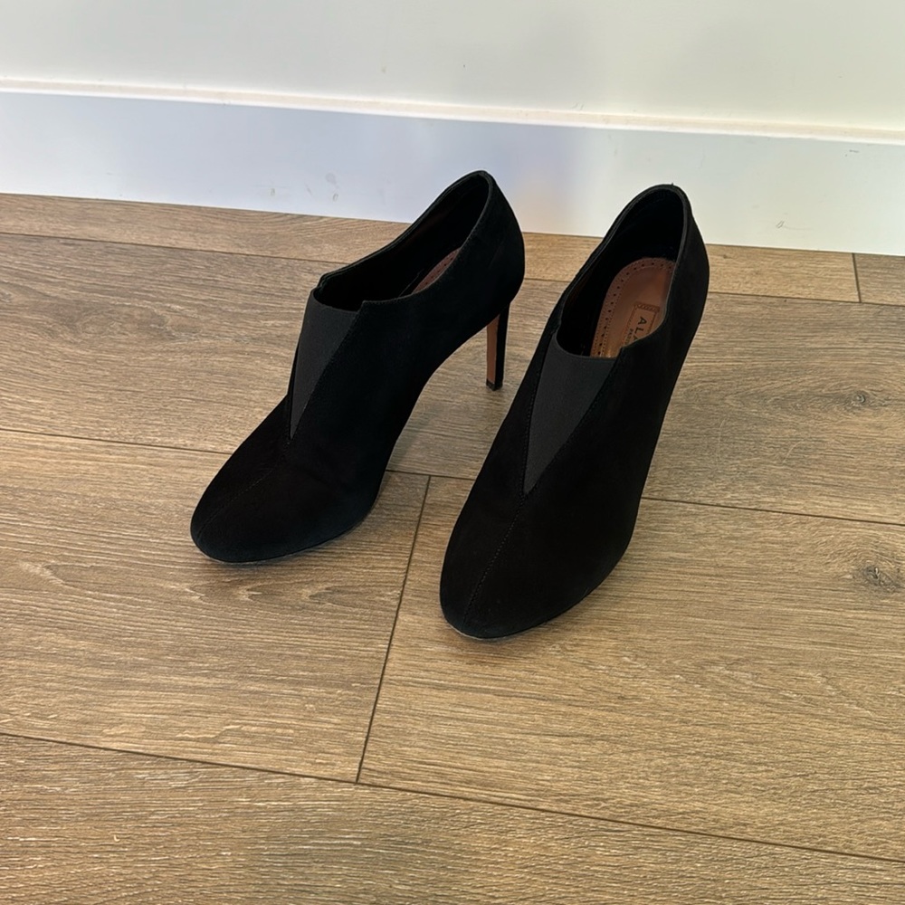 Black suede hilled booties